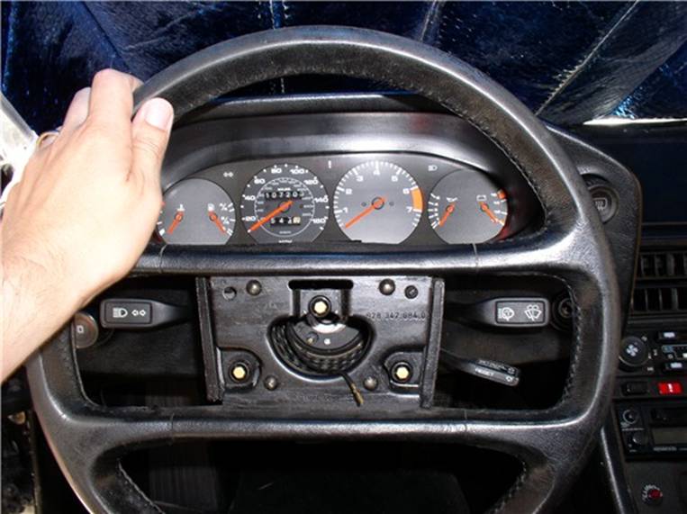 Name:  73 install steering wheel.jpg
Views: 173
Size:  78.1 KB